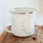 Emailletasse "Schneeflockenkranz" - Image 2