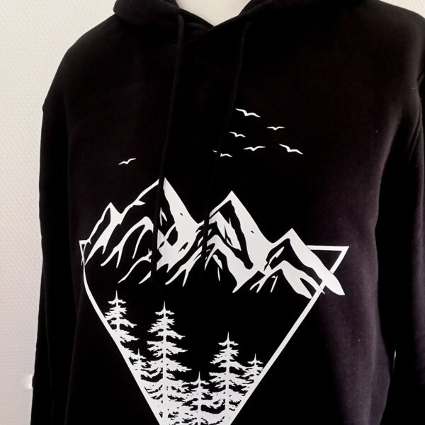 Hoodie "Berge" - schwarz