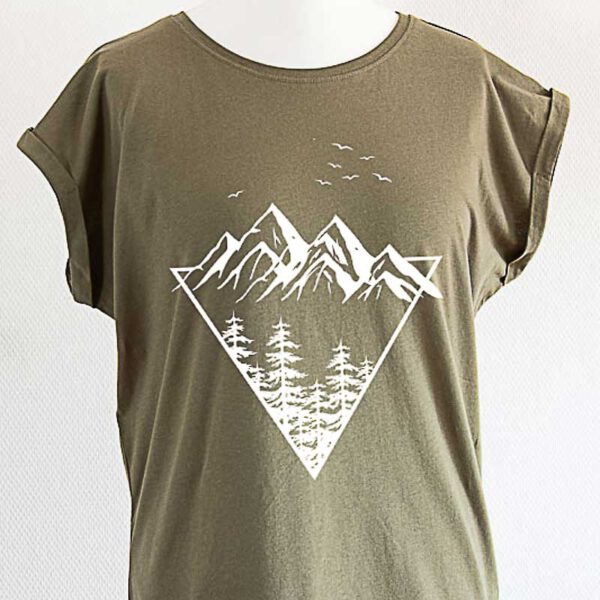 T-Shirt "Dreieck - Berge und Tannen" - Image 7